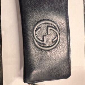 Gucci Navy Leather Wallet with Embossed Logo